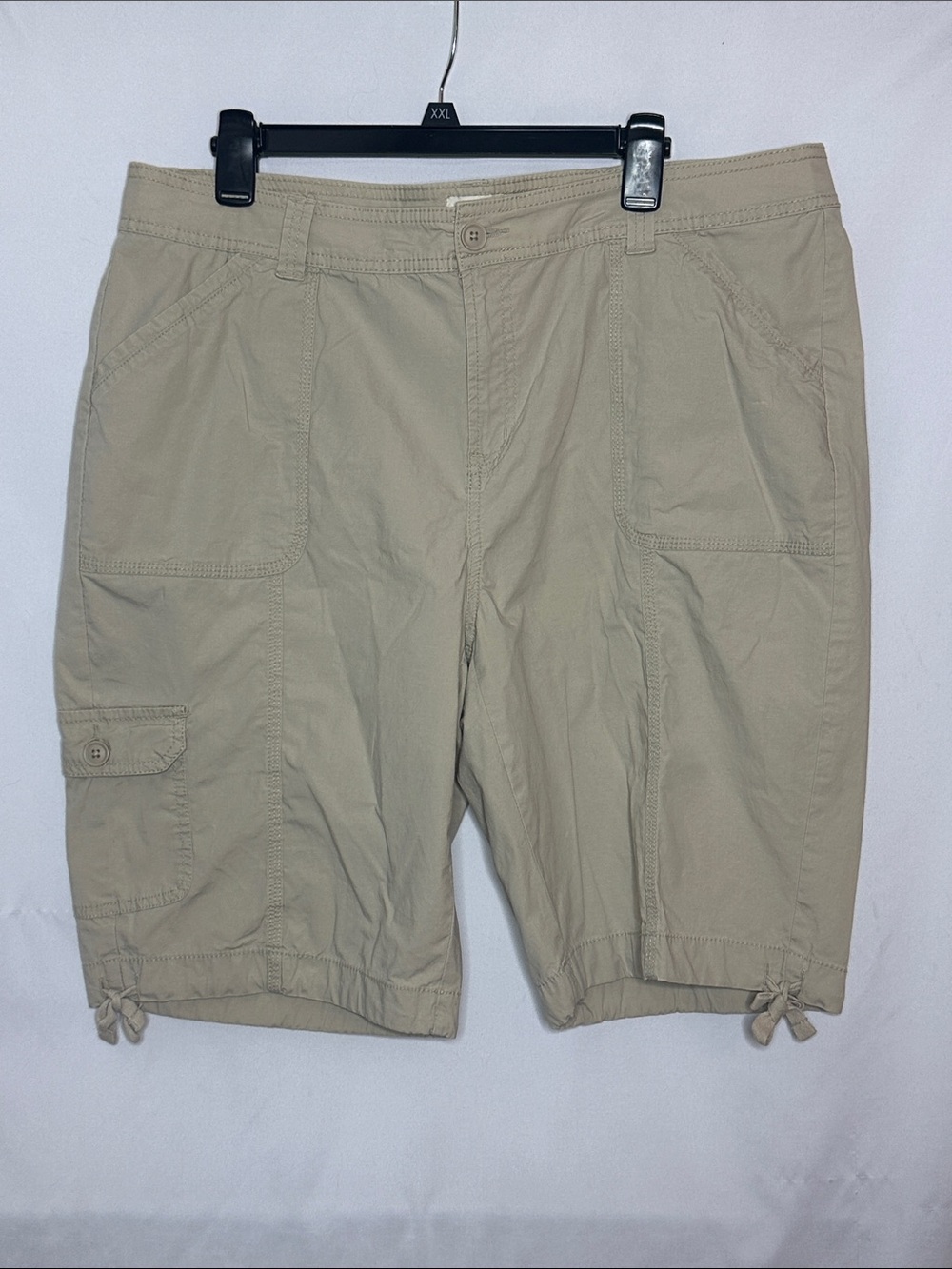 ST JOHNS BAY | Women’s High Rise Khaki Cargo Shorts Adjustable Leg Size 18W